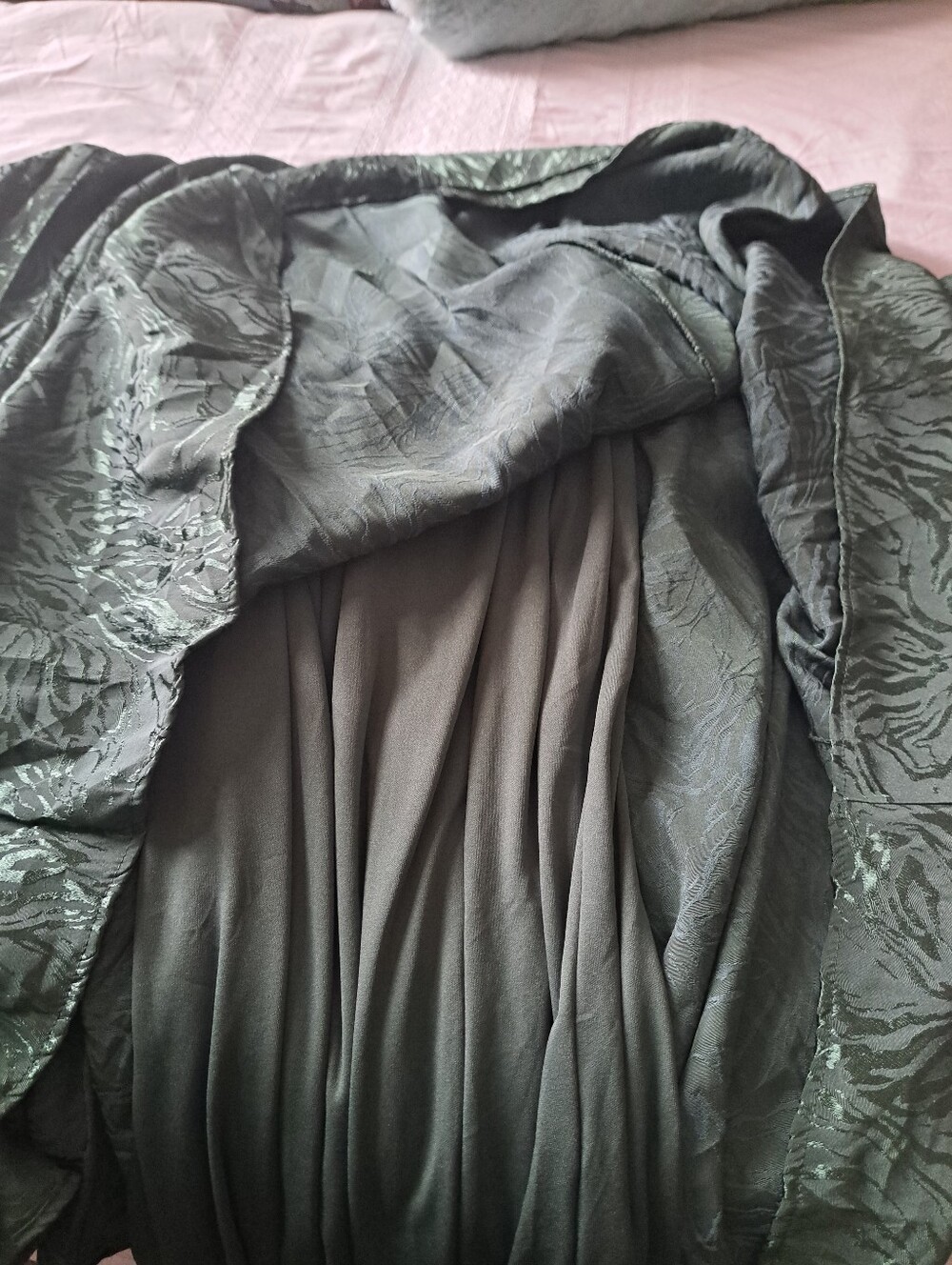 TAYLOR Long Sleeve V-Neck Maxi Dress GREEN embossed smocked lined flowy Small - Picture 7 of 12